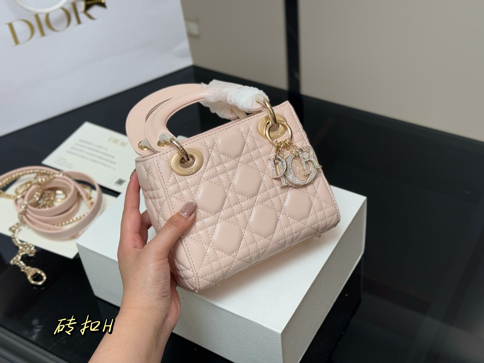 lady d has a diamond buckle