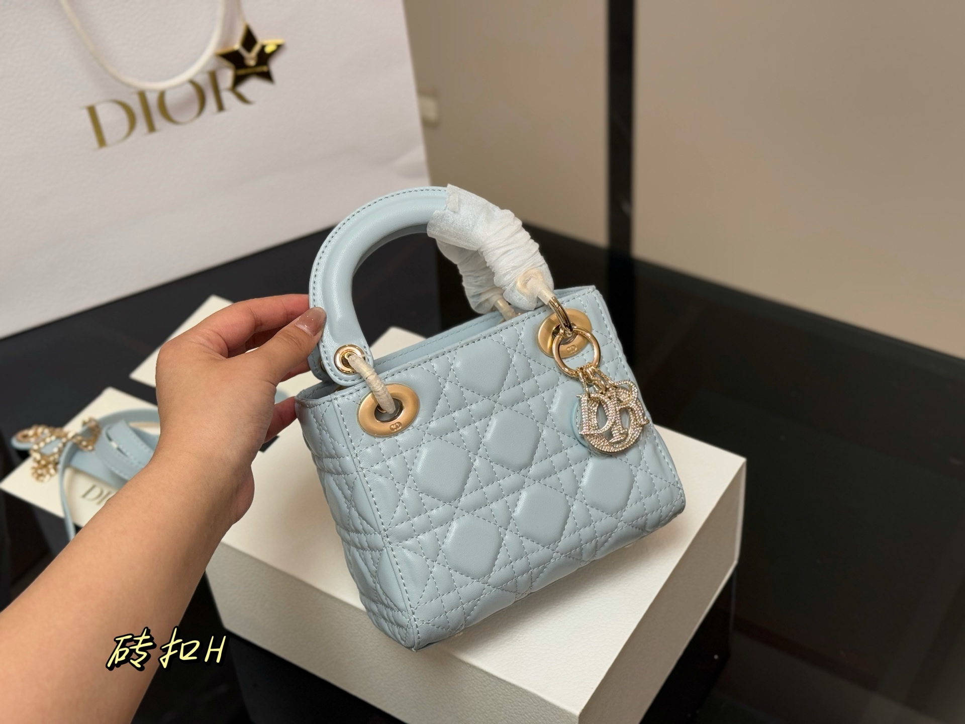 lady d has a diamond buckle