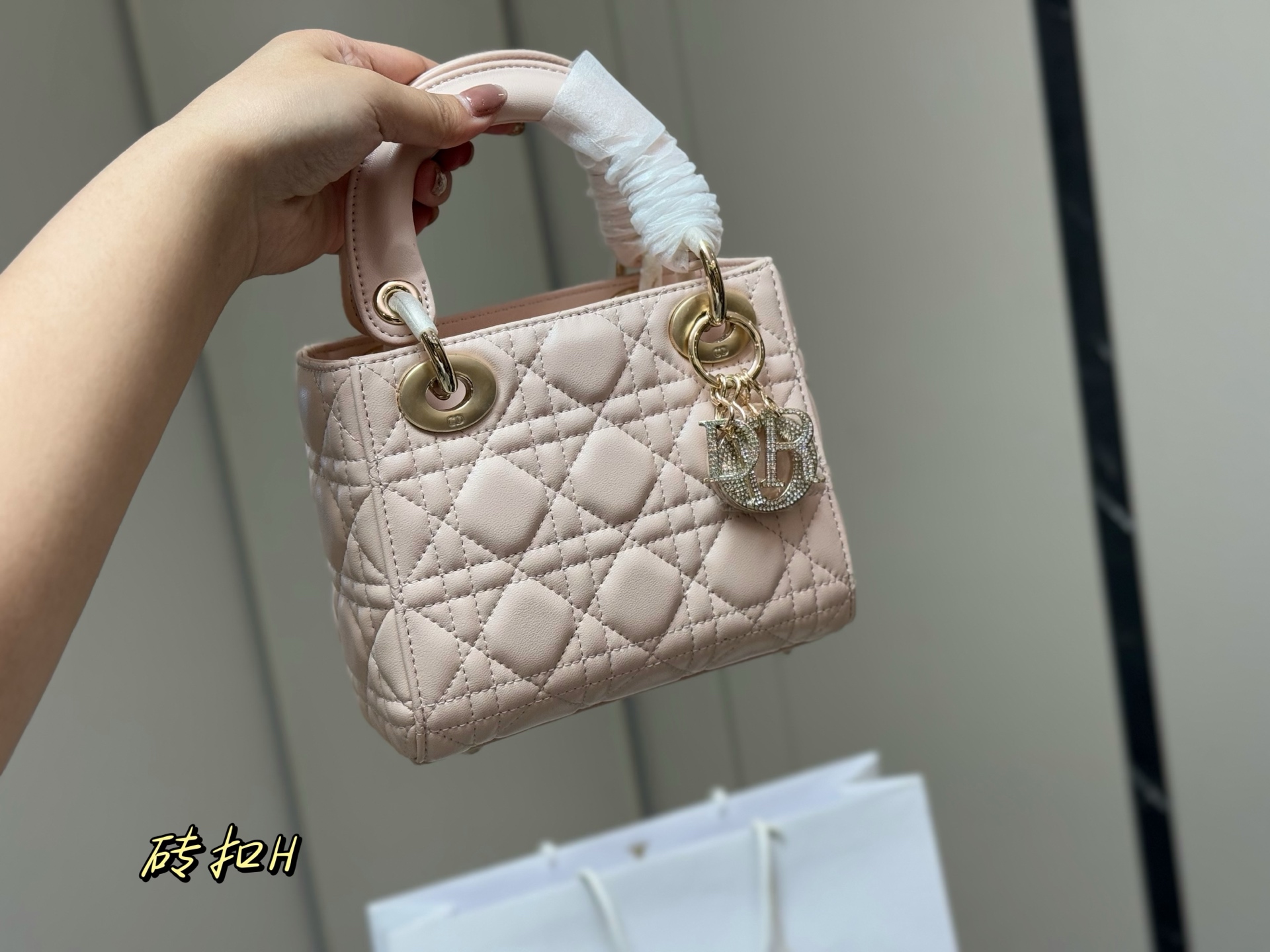 lady d has a diamond buckle