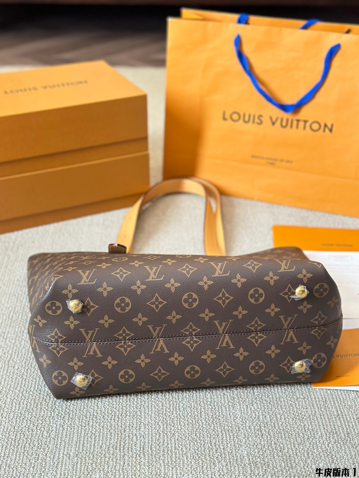 LV  Low Key tote bag