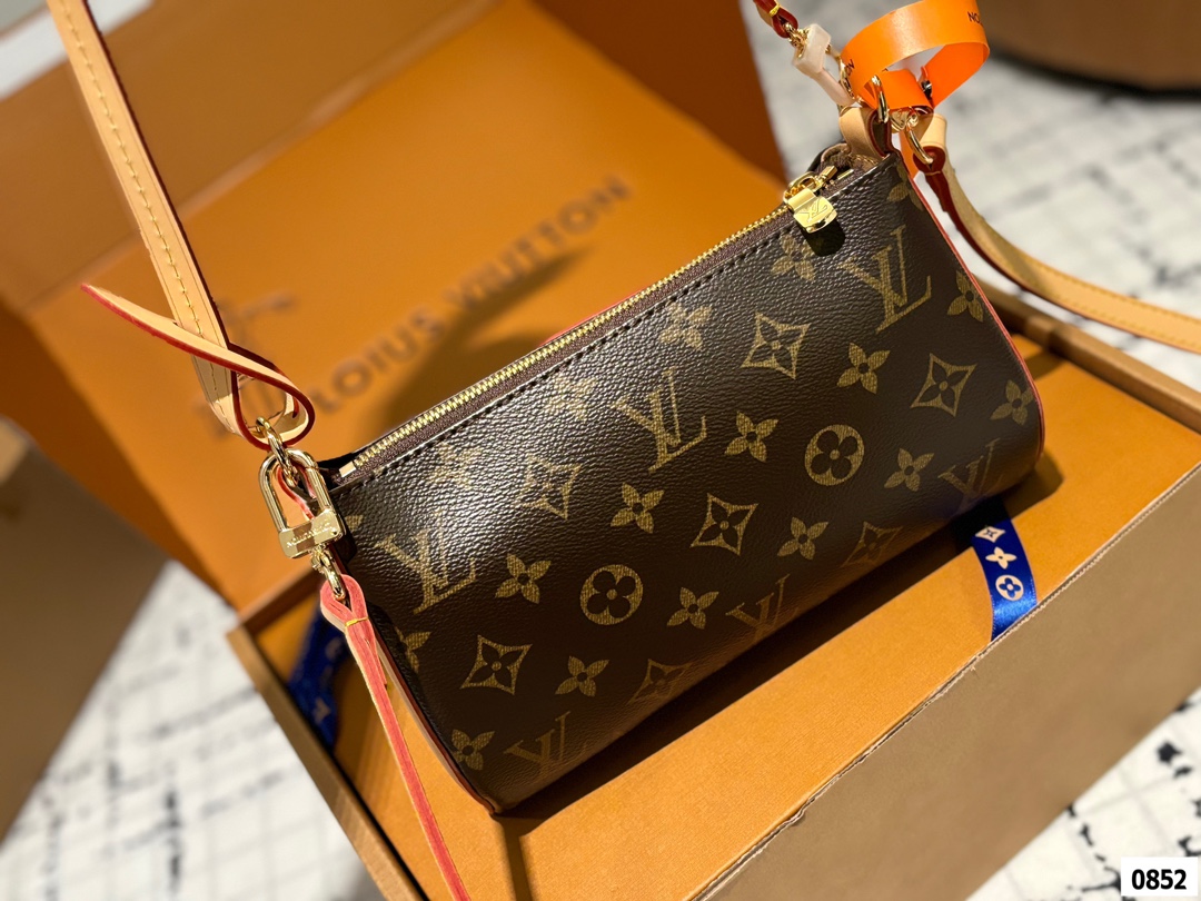 Lv pochette