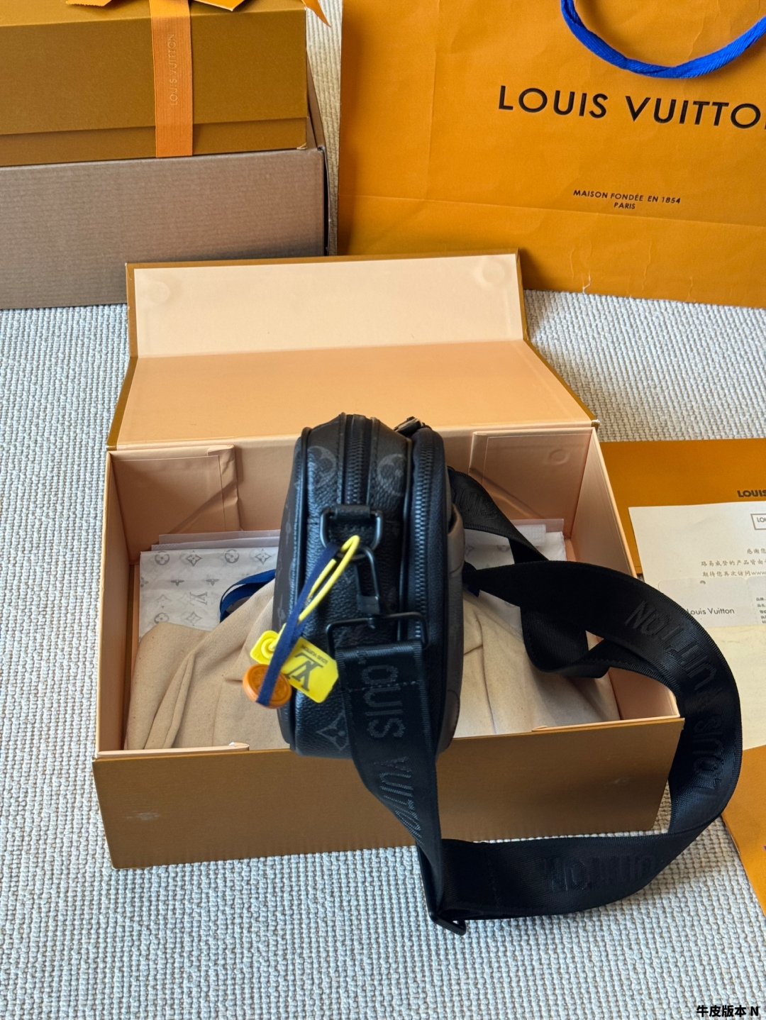 Lv Alpha messenger bag