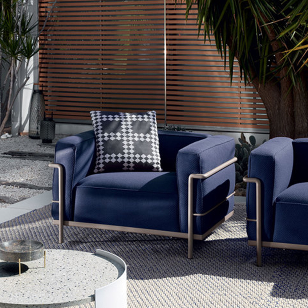 Italian minimalist LC3 leather sofa, stainless steel frame, Bauhaus retro style high-end office living room three seater couch.