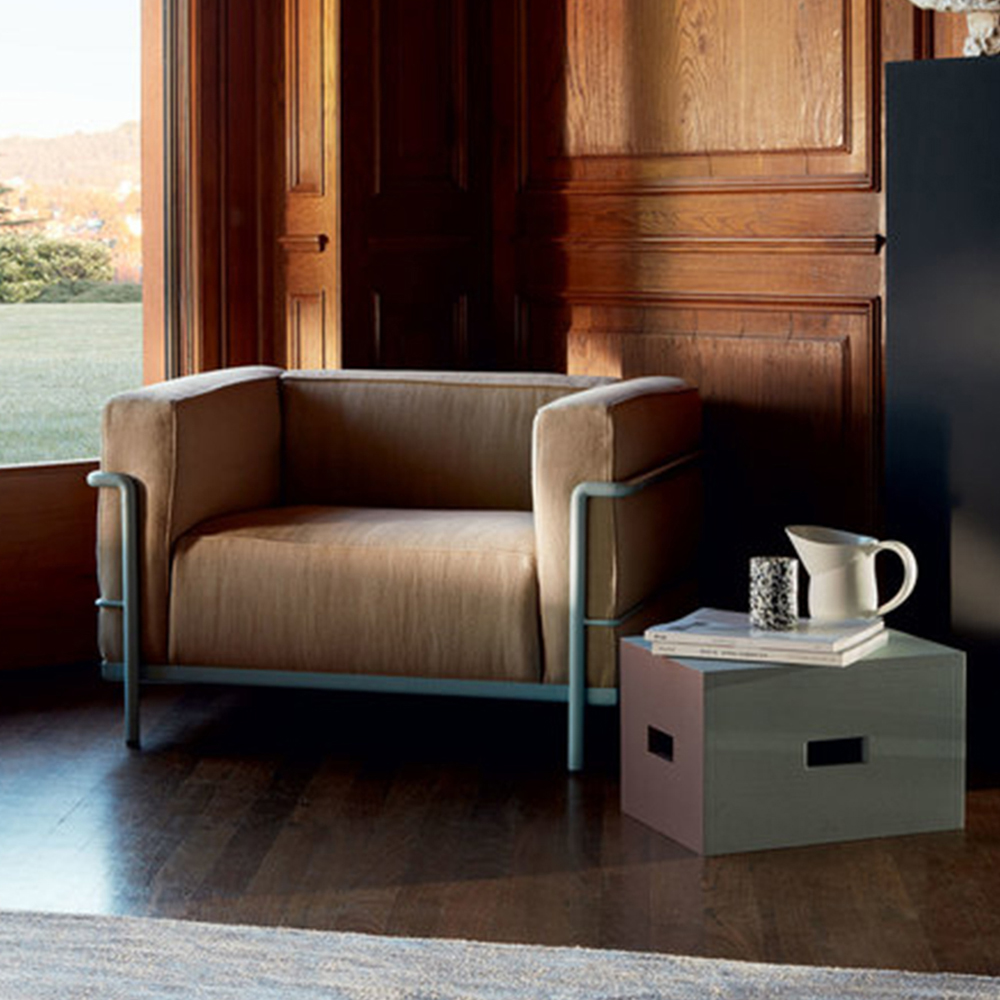 Italian minimalist LC3 leather sofa, stainless steel frame, Bauhaus retro style high-end office living room three seater couch.