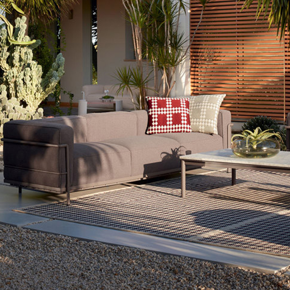 Italian minimalist LC3 leather sofa, stainless steel frame, Bauhaus retro style high-end office living room three seater couch.