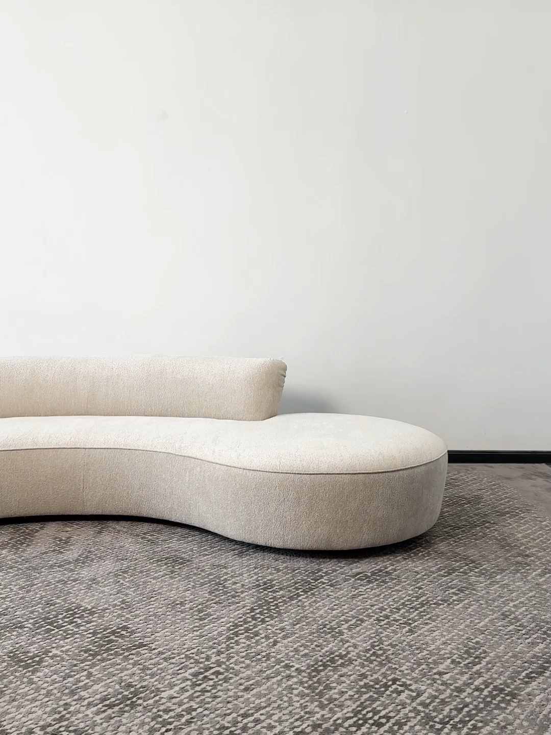 Italian minimalist designer fabric sofa, living room three seat curved sofa, leisure area couch