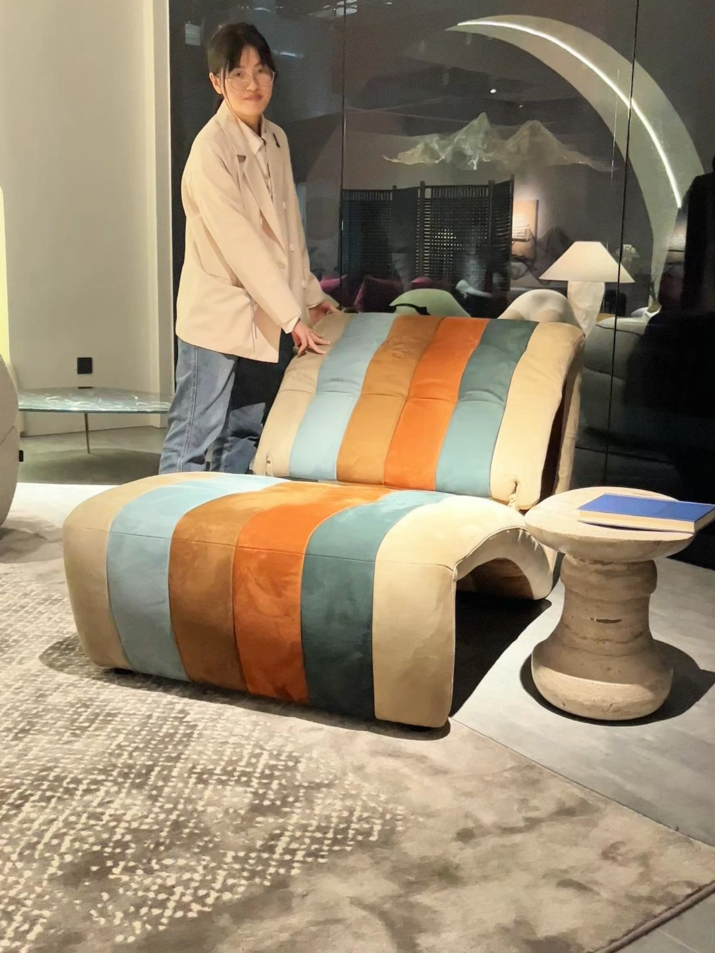 Italian style luxury Barcelona fist chair, folding and creative multifunctional sofa lounge chair, high-end leather single person sofa chair.