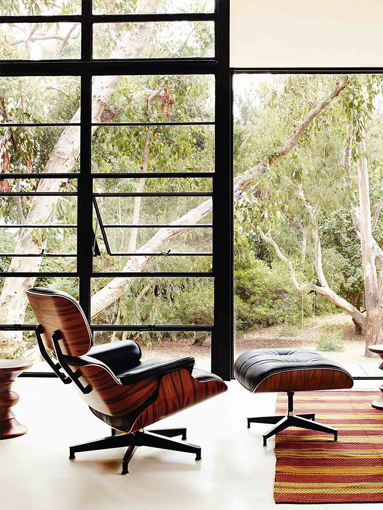 Italian minimalist Eames Lounge Chair, living room and bedroom leisure sofa chair, top layer cowhide rotatable single sofa chair, office executive chair.