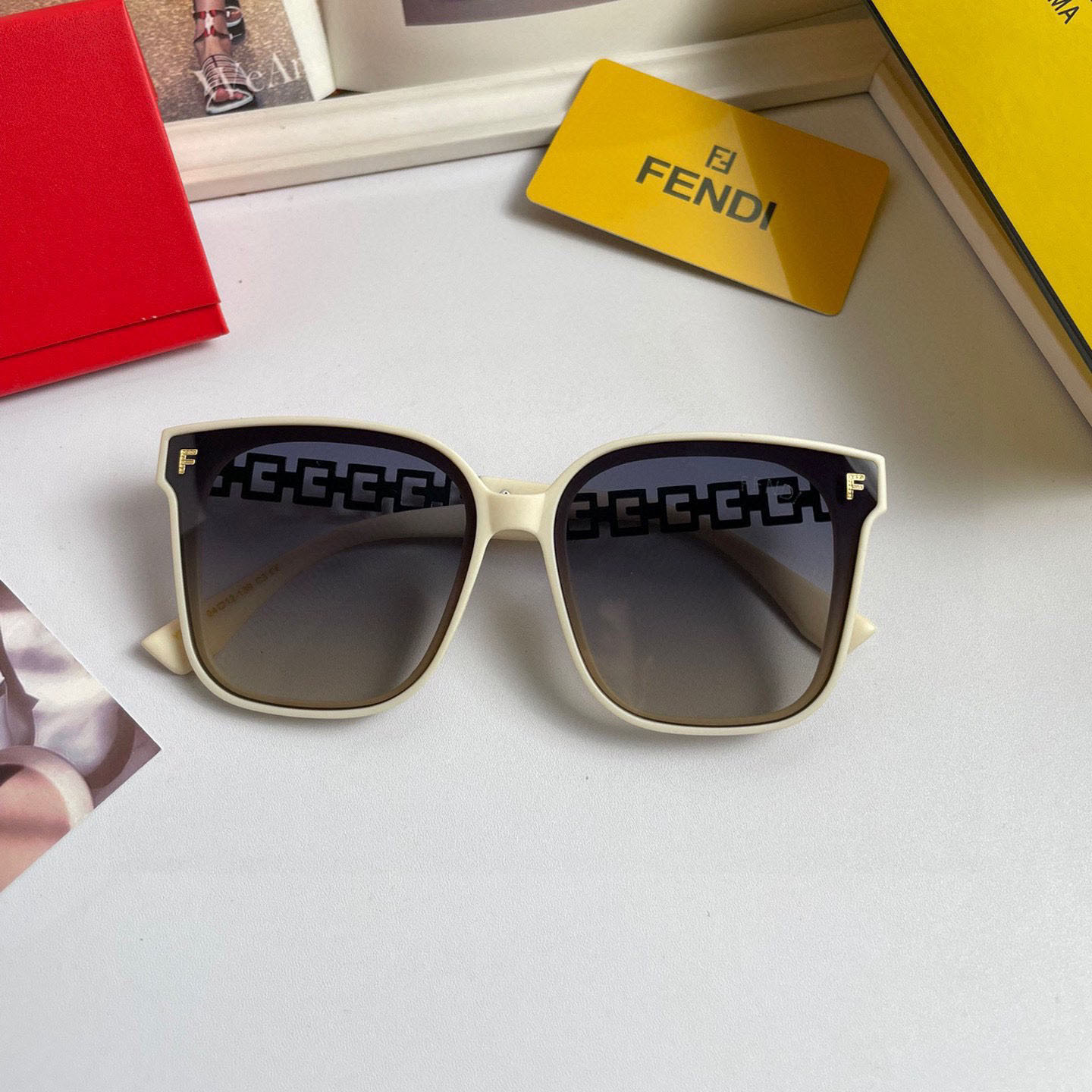 FD Ladies New Sunglasses V1518