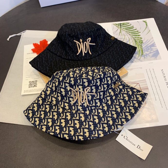 CD Lettering embroidered bucket hat V1604