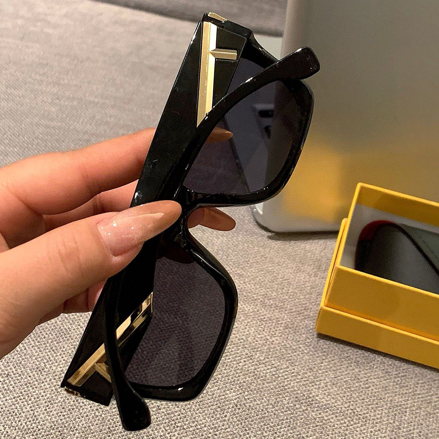 FD 24s Fashion Sunglasses V350201