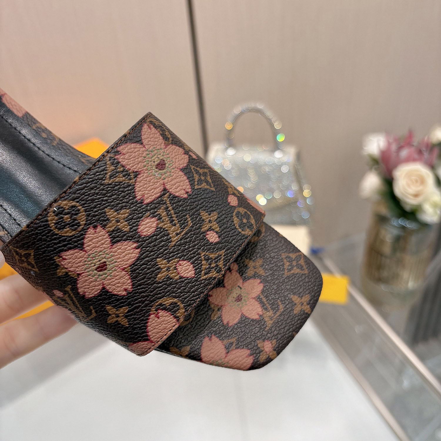 LV Spring 2025 New Collection Women's sandals V3307