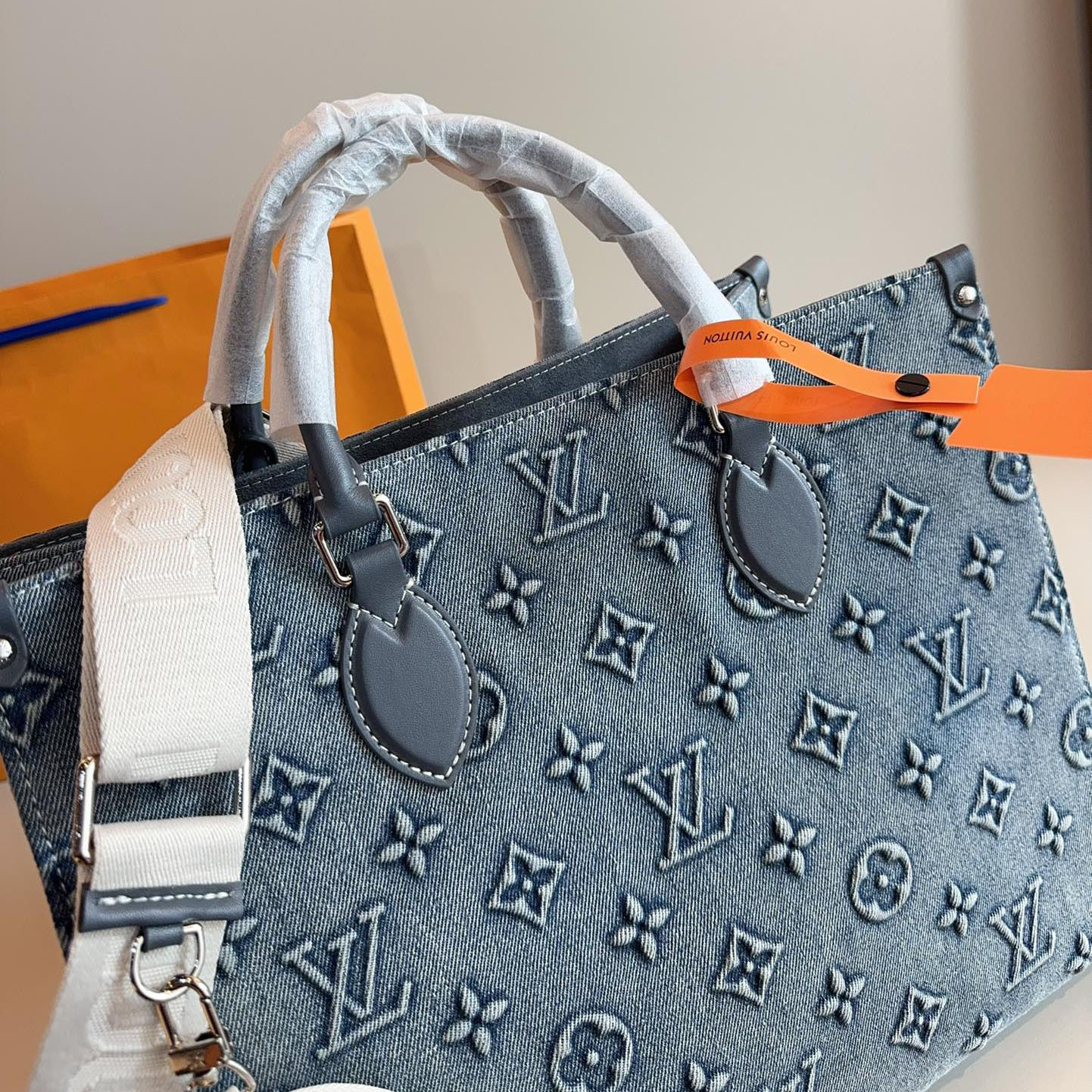 LV Onthego Series Denim Tote Bag V400809