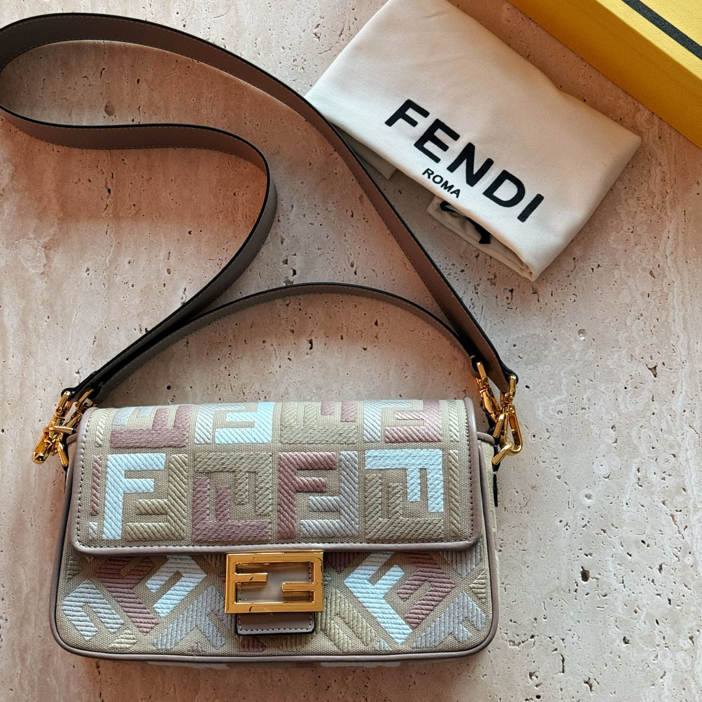 FD Fashion Women's Handbag V380110