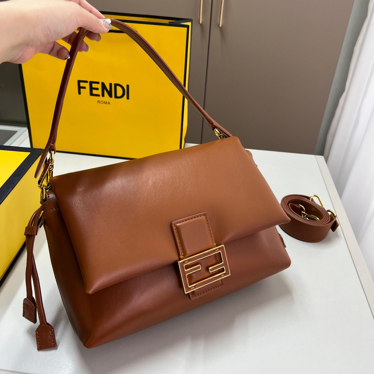 FD Enamel Buckle Handbag/Crossbody Bag V380105