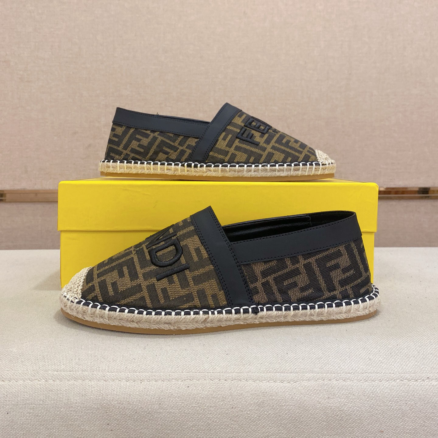 FD New Men's Slip-On V380127