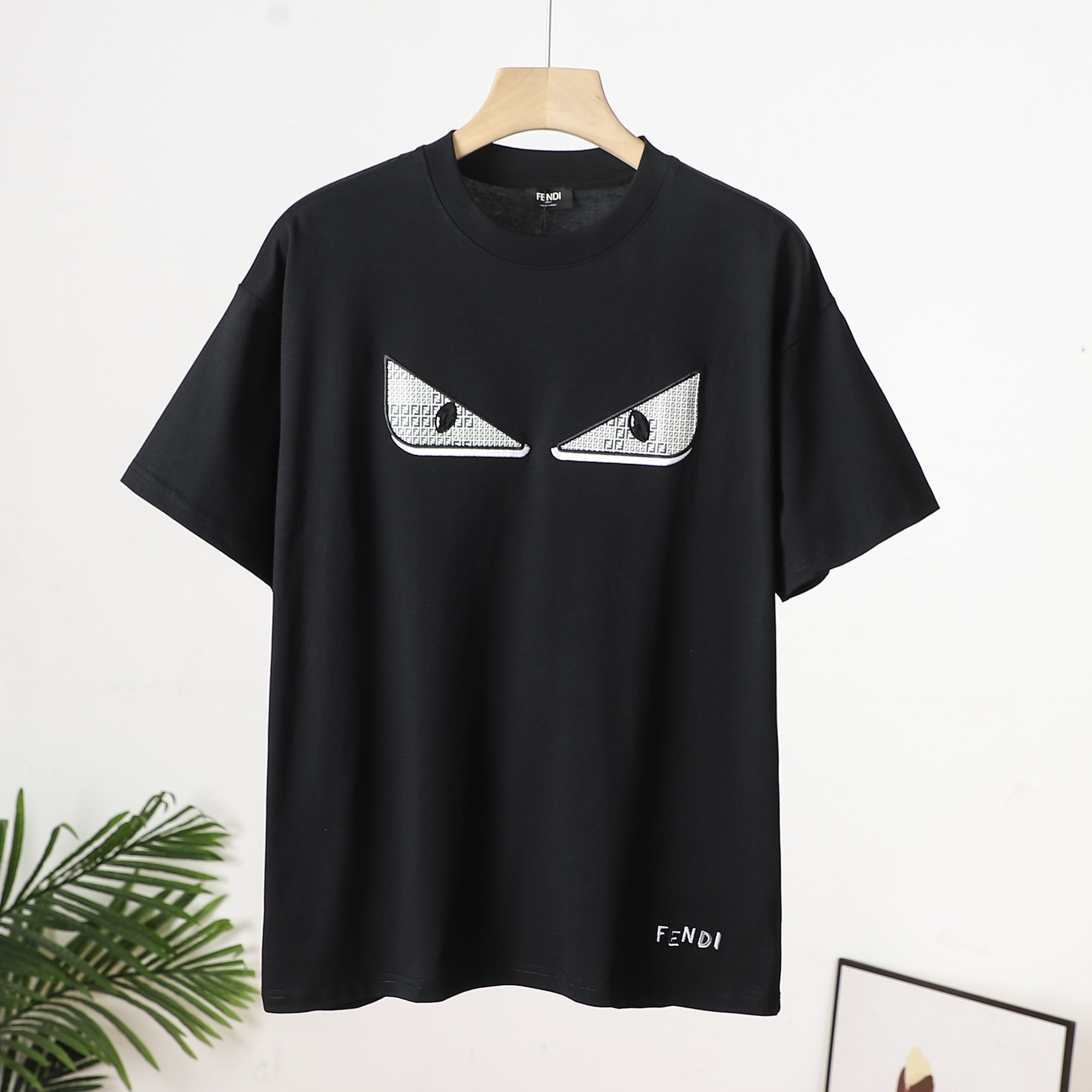 FD 25SS Limited Edition Solid Color Round Neck T-Shirt V380134