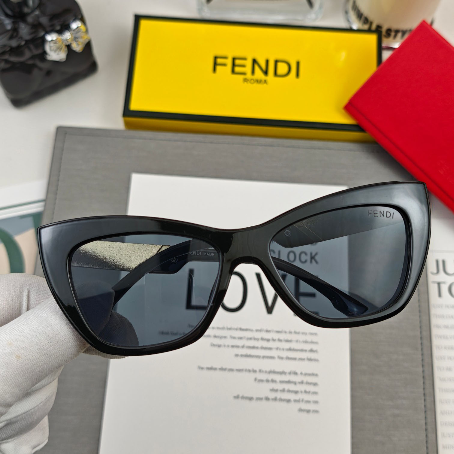 FD 25New Fashion Women's Sunglasses V58002