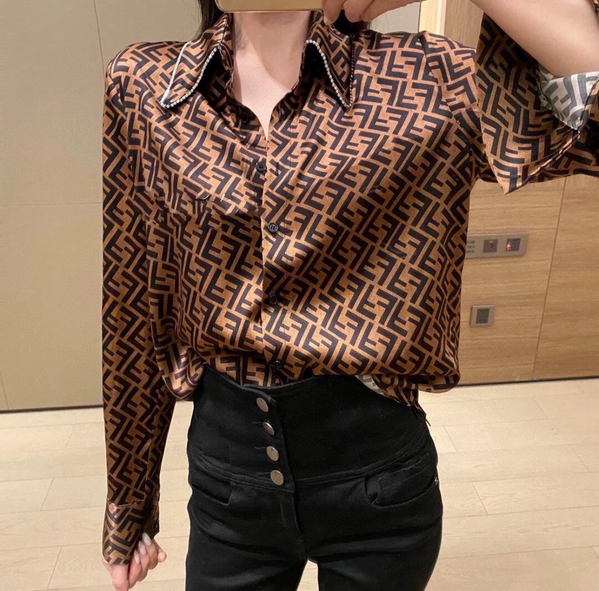 FD Rhinestone Double F Letter Top V380126