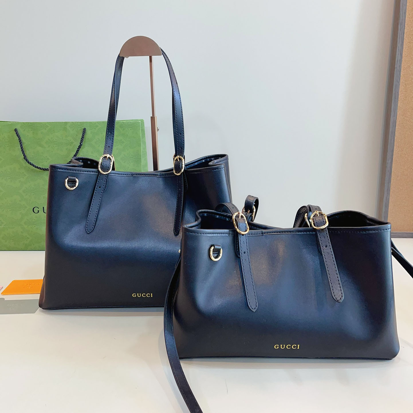 GG Emblem Tote Bag V400801