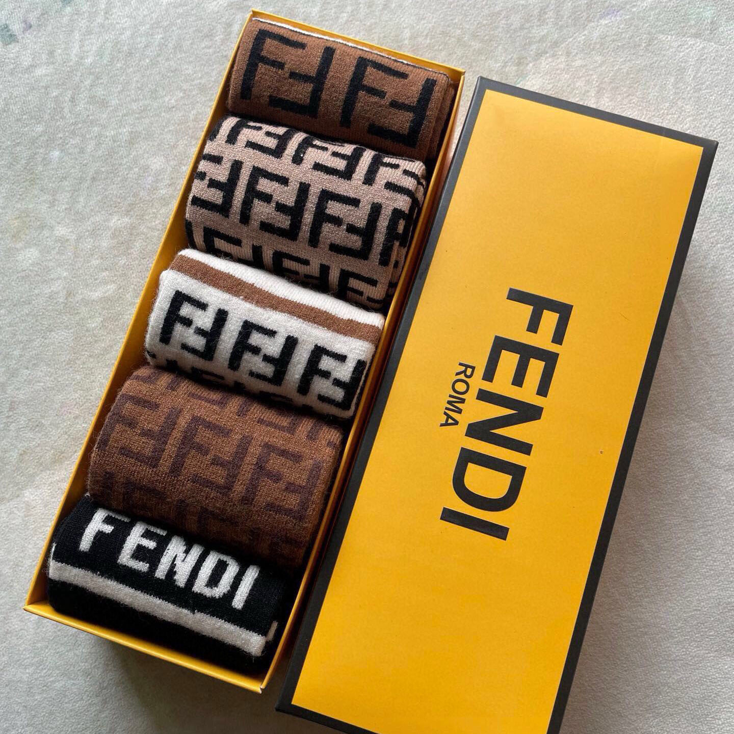 FD 25New Arrival Women's Mid-Tube Rabbit Wool Socks V380144