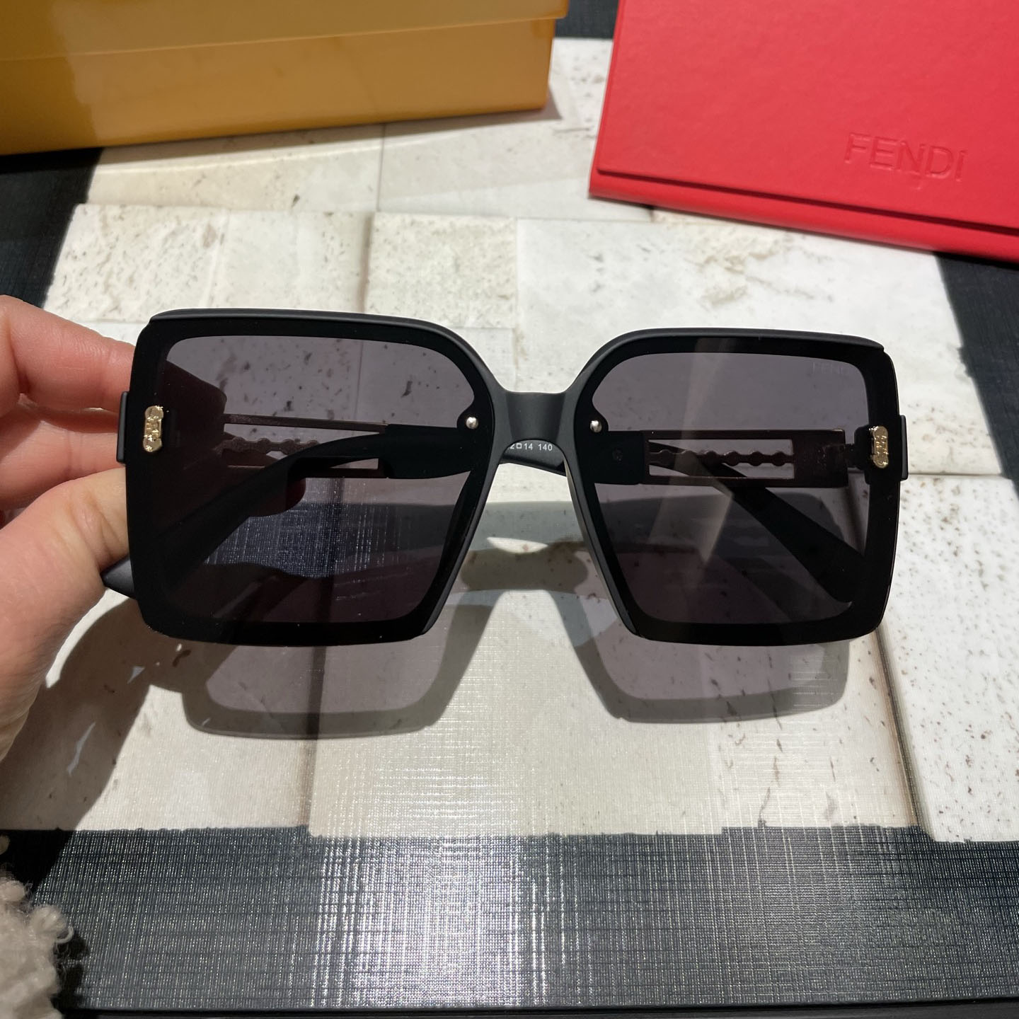 FD New Fashion Women's Sunglasses V380136