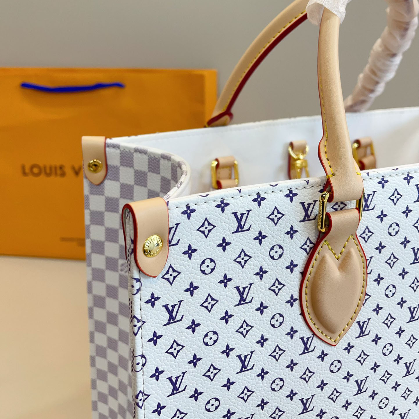 LV 24 Onthego Series Joint Tote Bag V390210