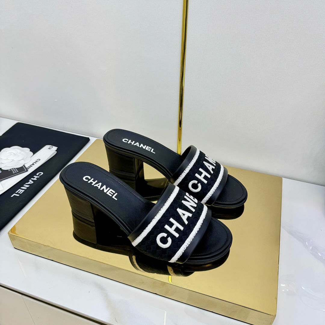 CH New Arrivals Thick Heel Slippers BV24051511