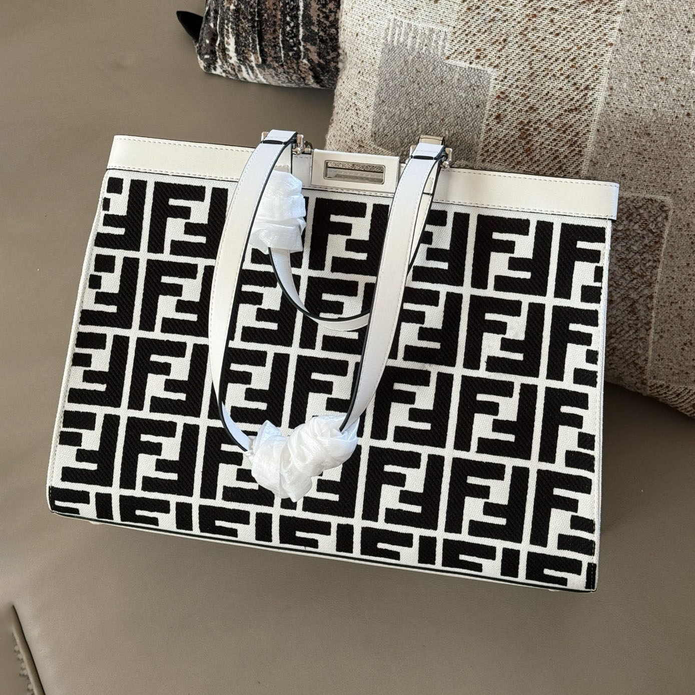 FD 25New Fashion Large Tote BV240508