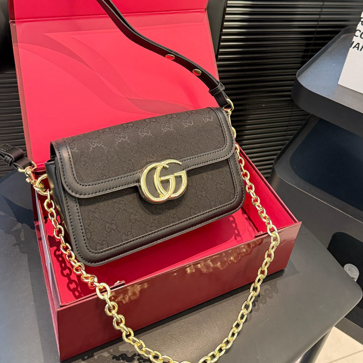 GG Fashion Chain Canvas Bag BV24052009