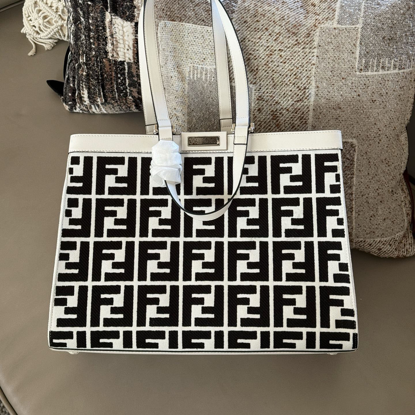 FD 25New Fashion Large Tote BV240508