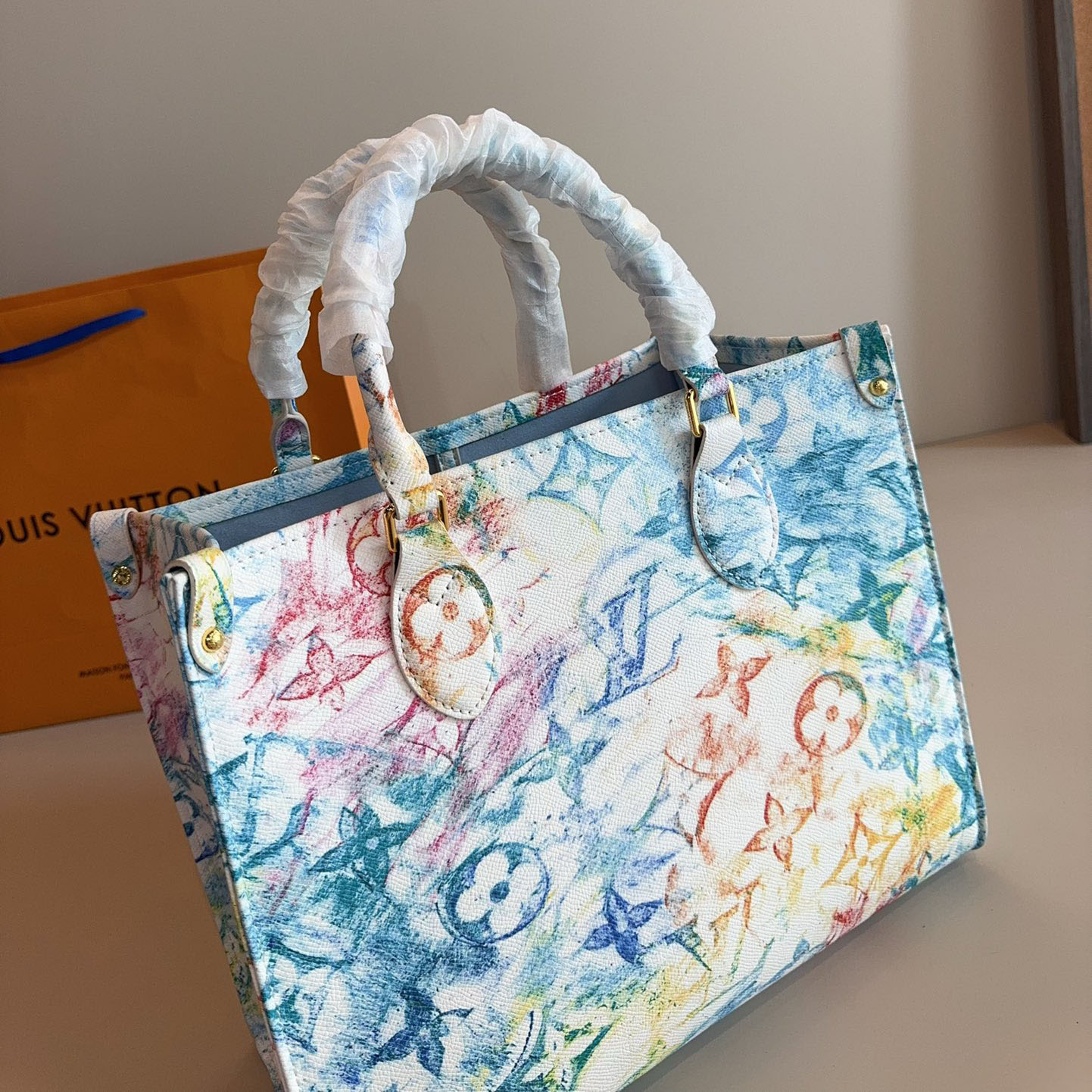 LV Onthego Spring Canvas Tote Bag BV240511