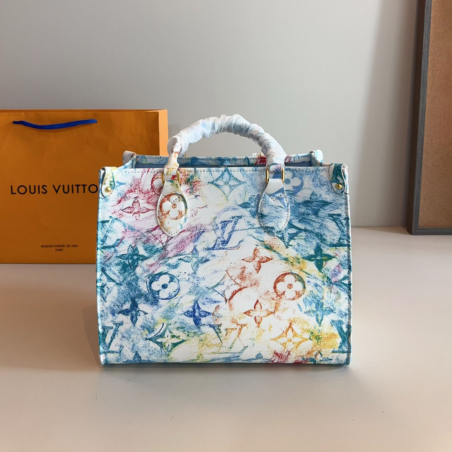 LV Onthego Spring Canvas Tote Bag BV240511