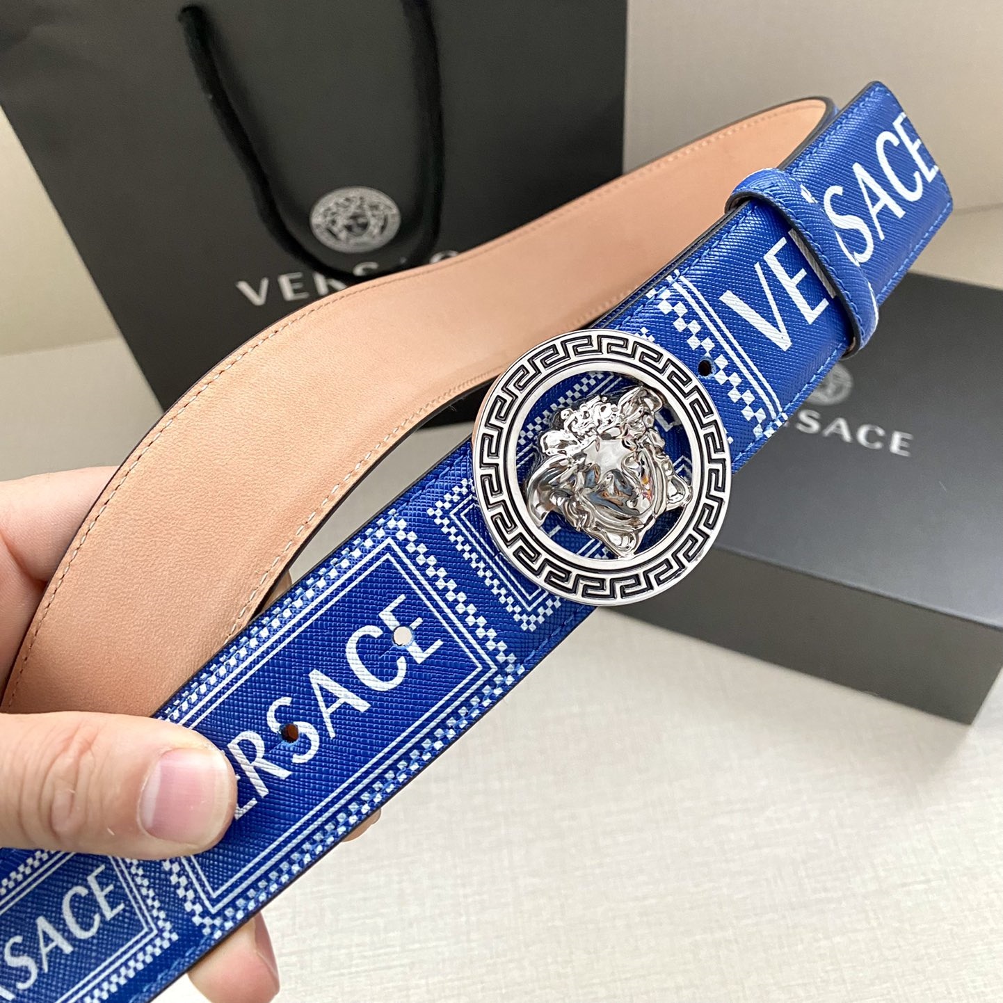 VS Medusa Hardware Buckle Leather Belt  YV24052103