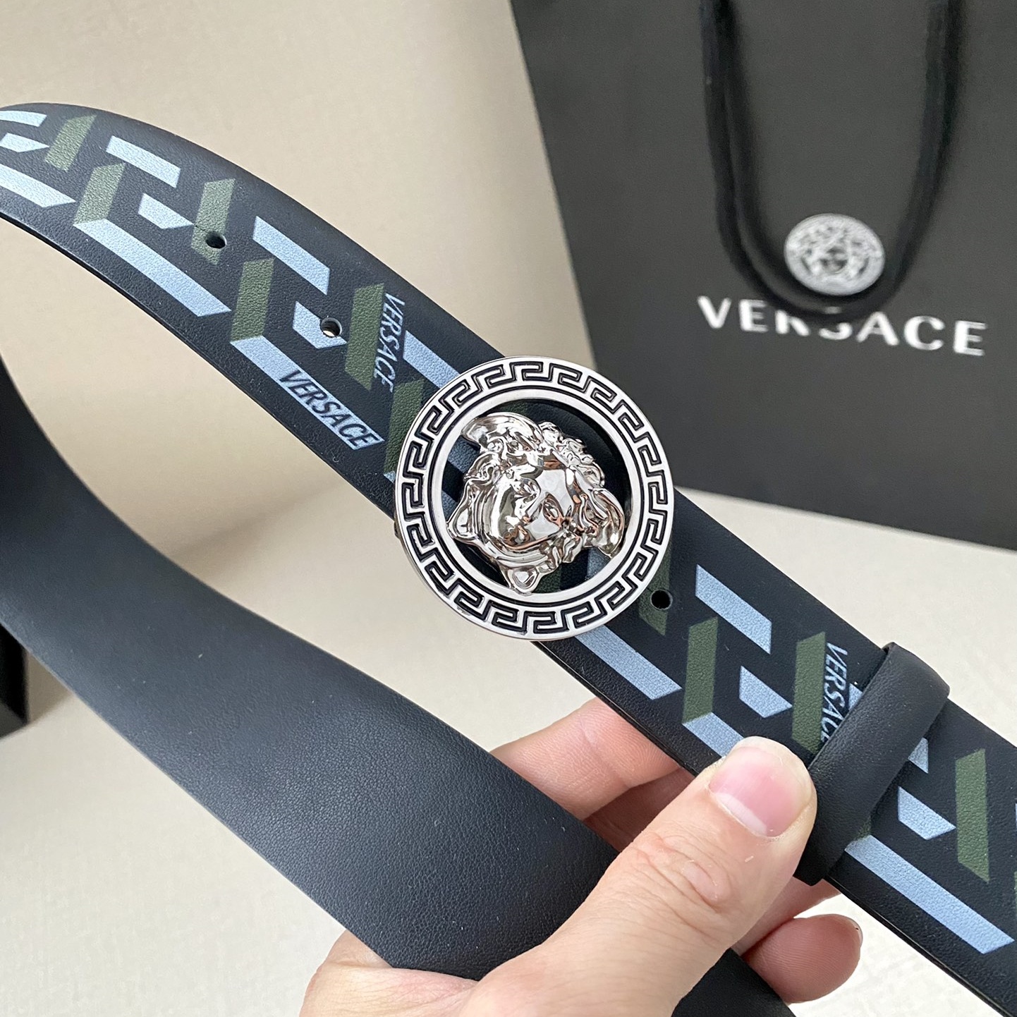 VS Men's Medusa hardware buckle leather belt  YV24052102