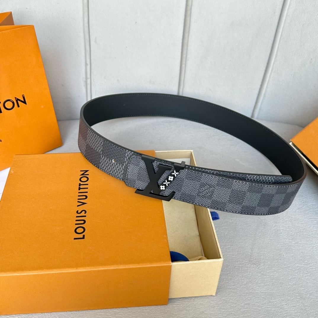 LV  Double-sided Reversible  Classic Checkerboard Print Logo Buckle  men's belt YV24052205