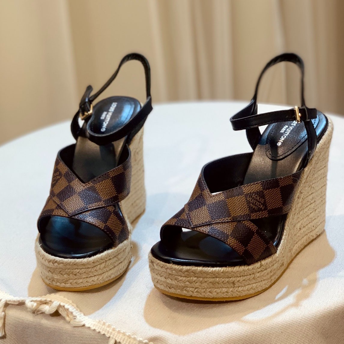 Lv New Fashion Women's High Heels DG24101005