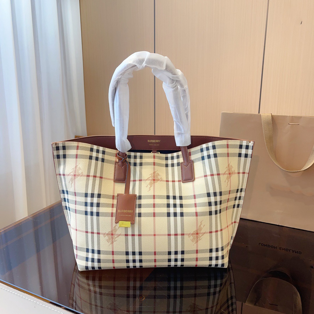 Bur Classic Large Shoulder Bag NG332503