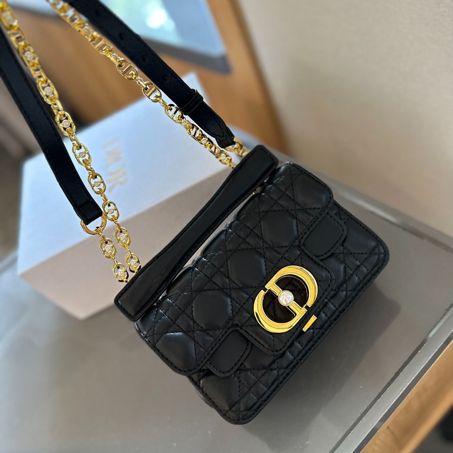 Dor Fashion girls shoulder chain bag NM240902