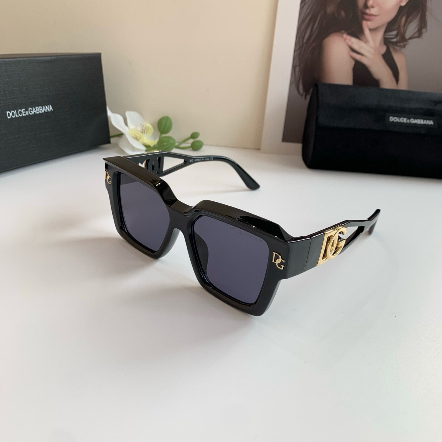 D&G  New stylish internet-famous large-frame sunglasses  YV24052315