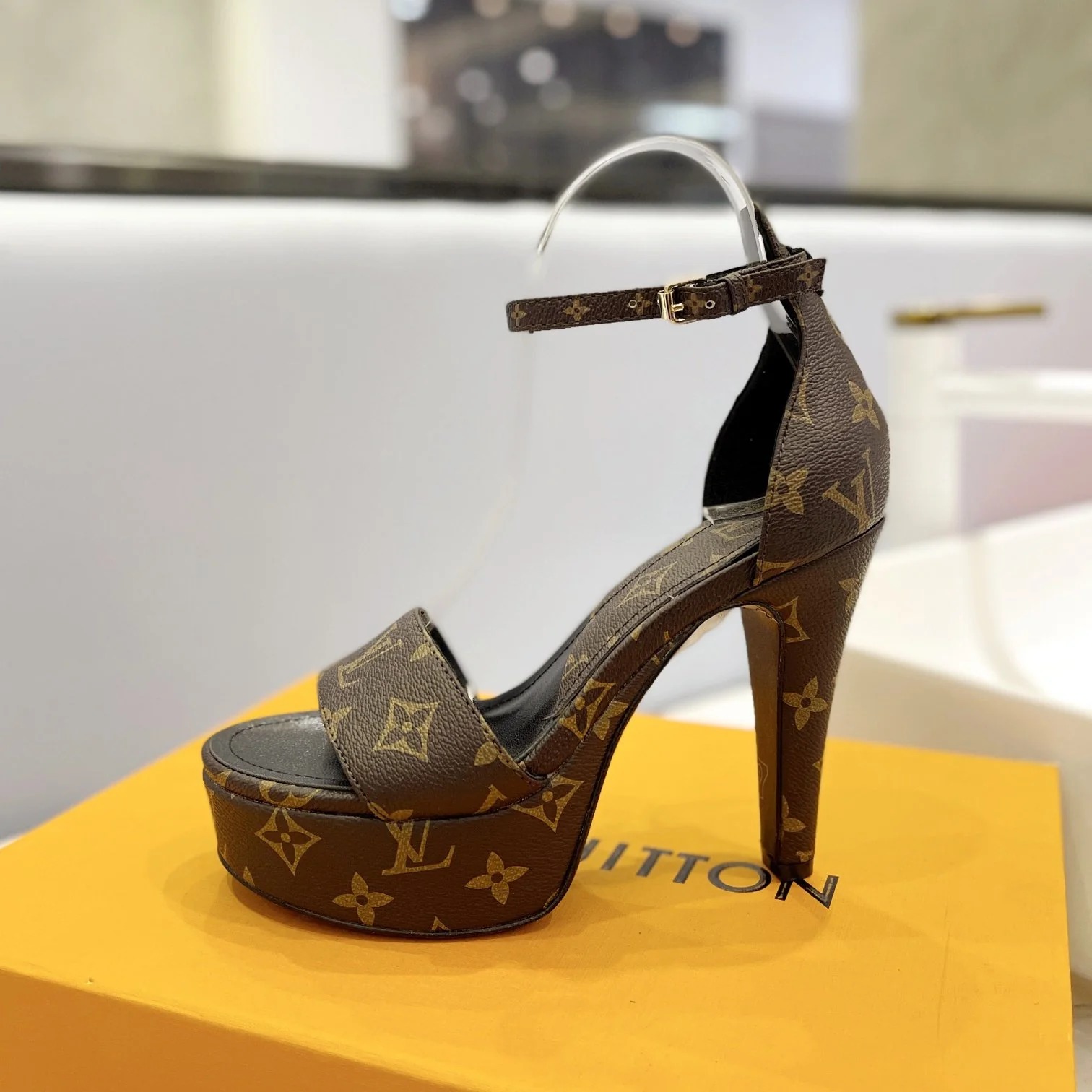 LV Monogram versatile fashion high heels HS250211