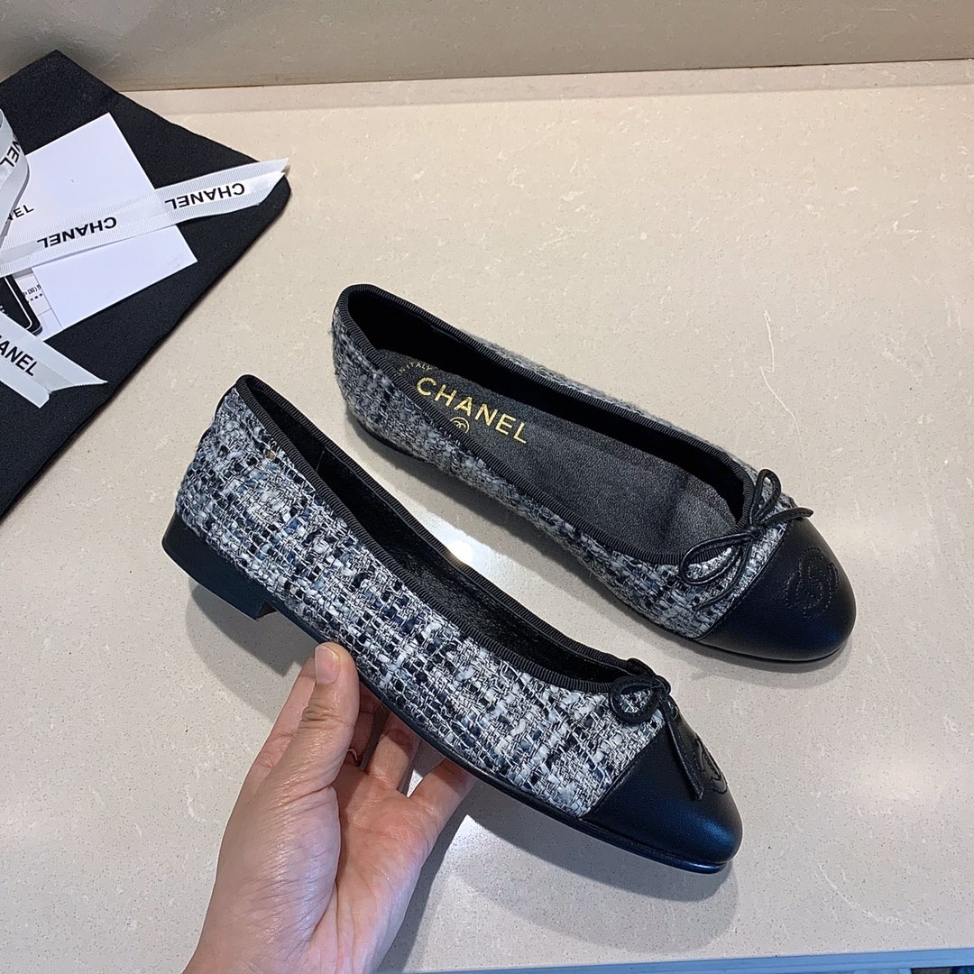 CH Fashion casual flat shoes DD250202