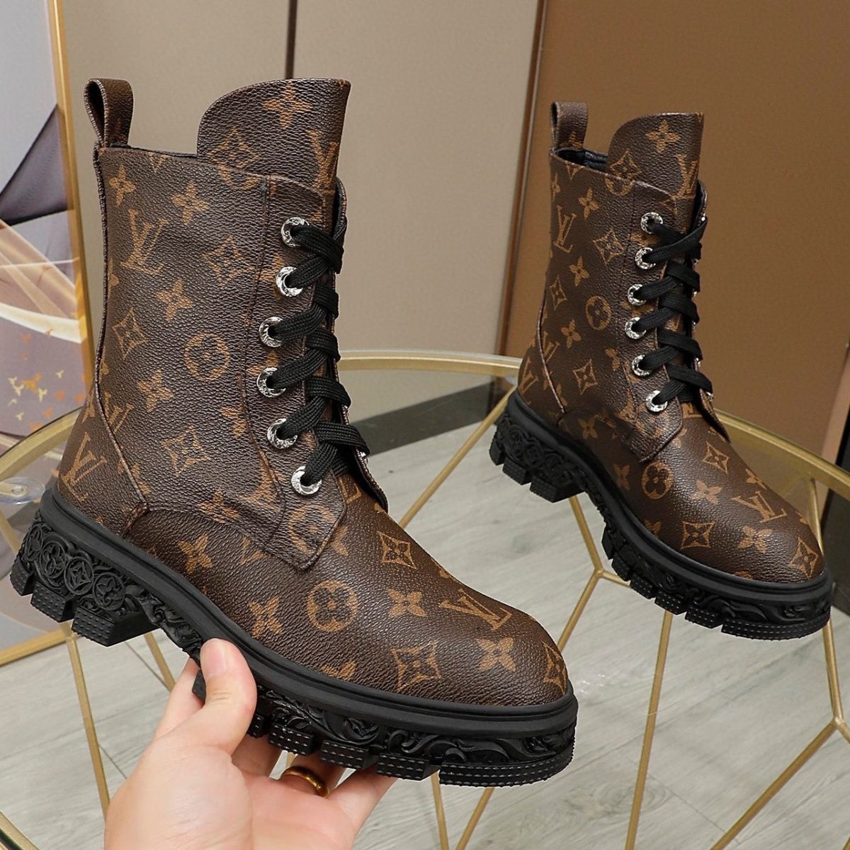 LV Classic Lychee Pattern Thick-Soled Women's Boots ST25041511