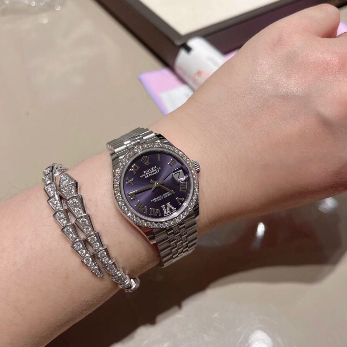 Women's Purple Oyster Fashion Watch WS250303