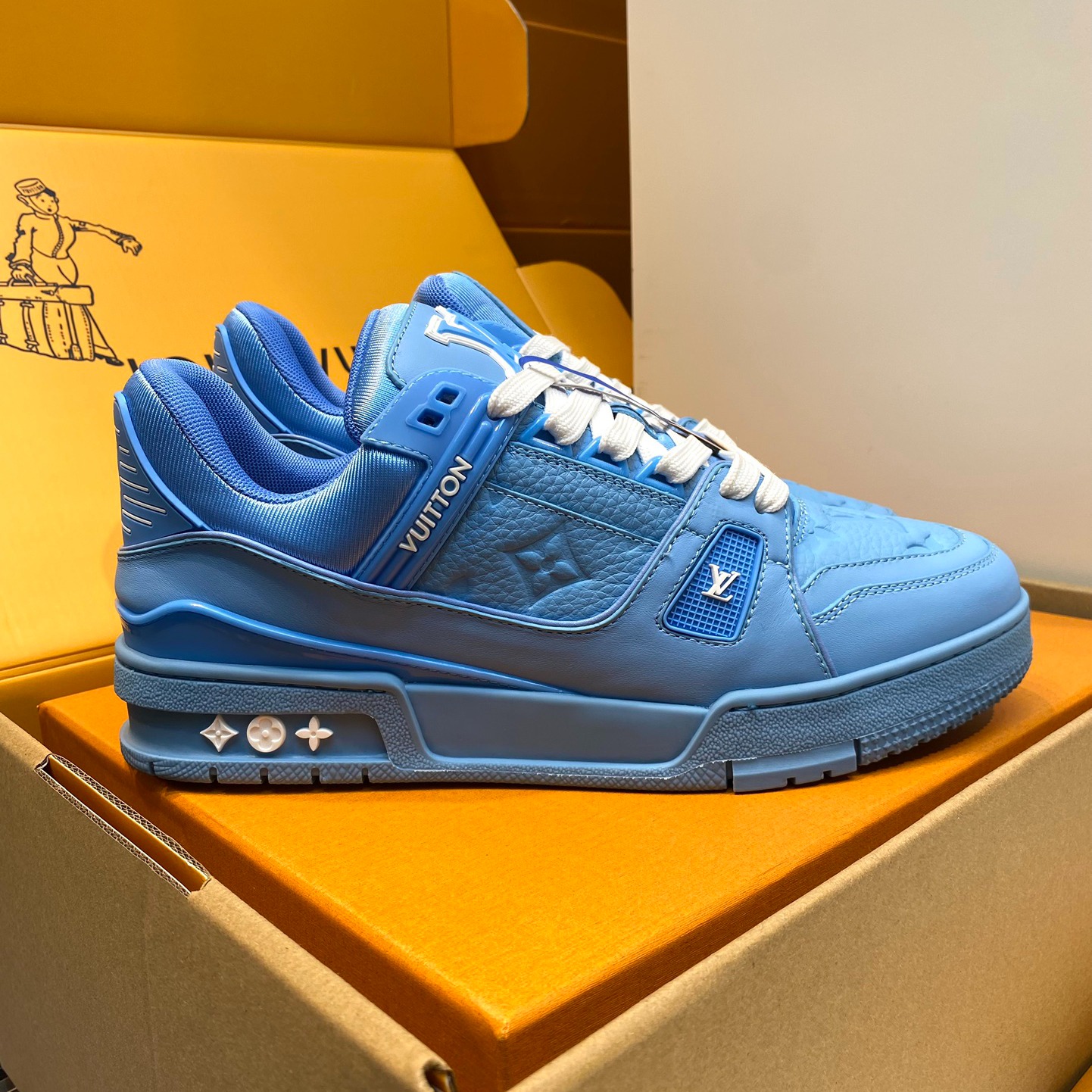 LV Trainer Classic Sneakers TE250323