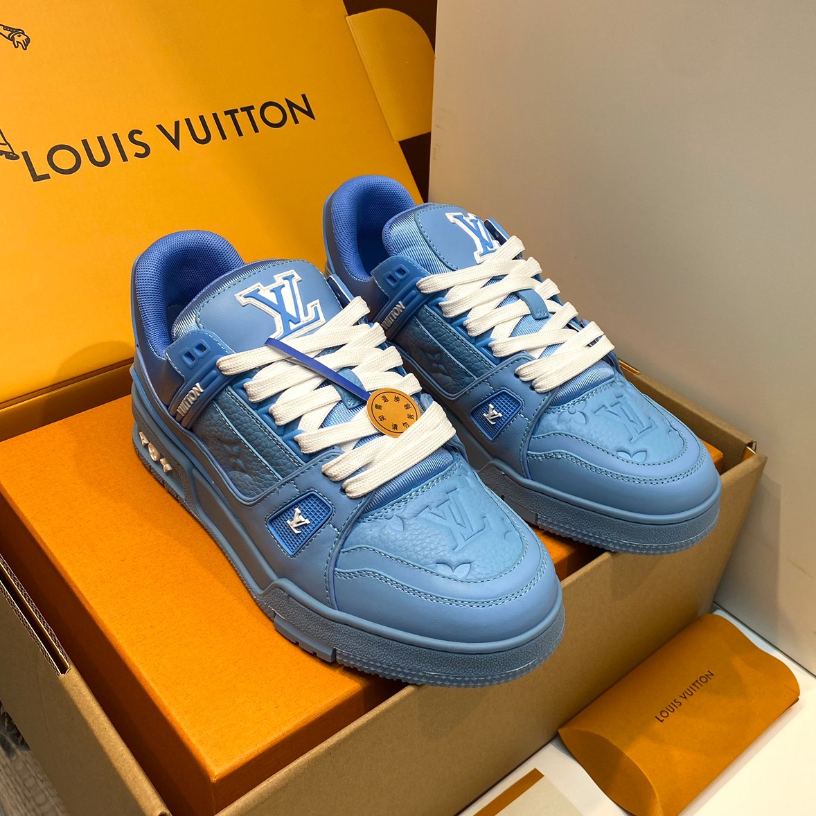 LV Trainer Classic Sneakers TE250323