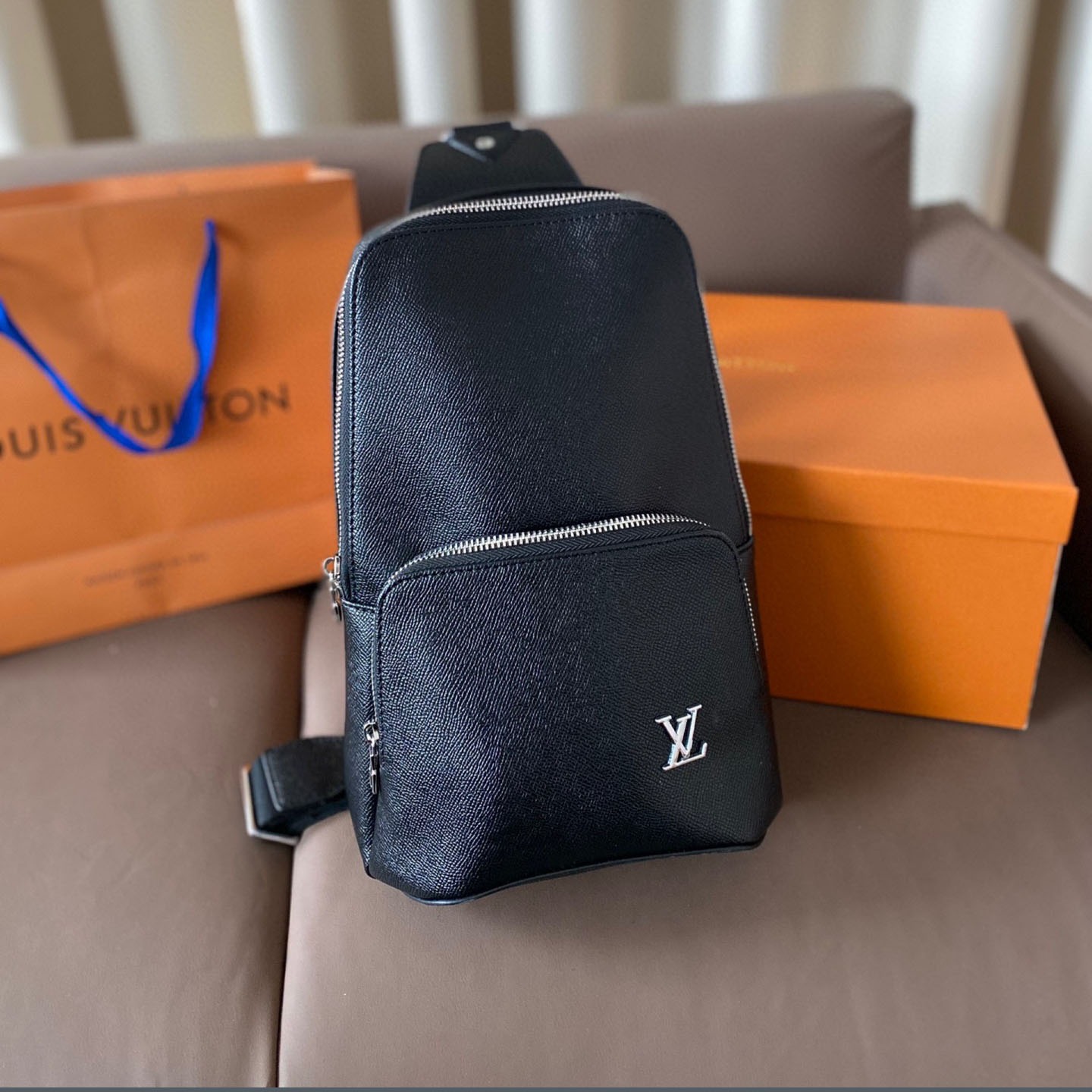 Lv Men's black stylish chest bag TE250417