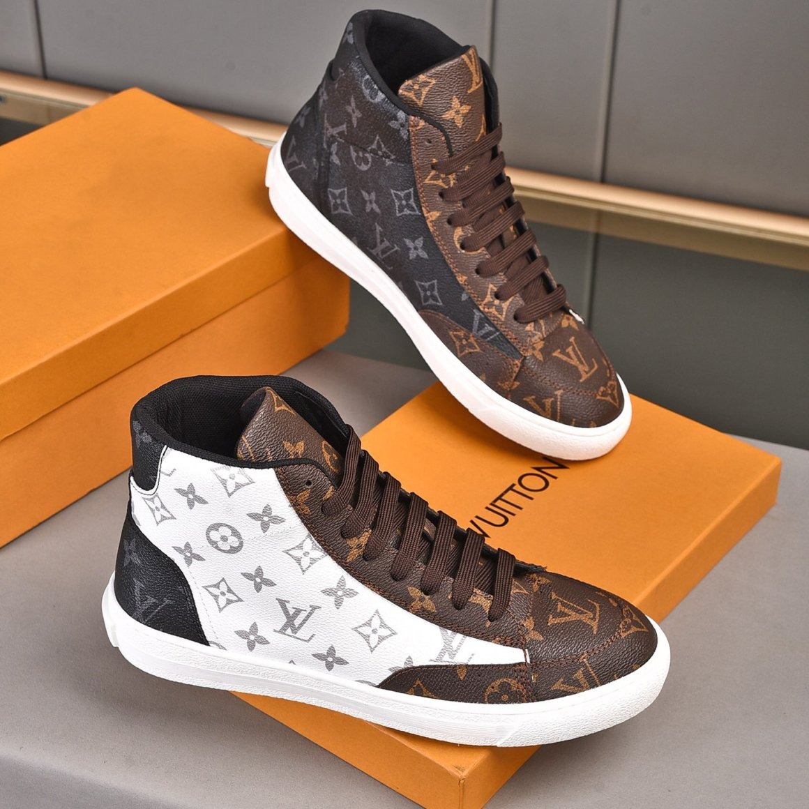 LV Fashion Men's Leather High Top Sneakers TE250403