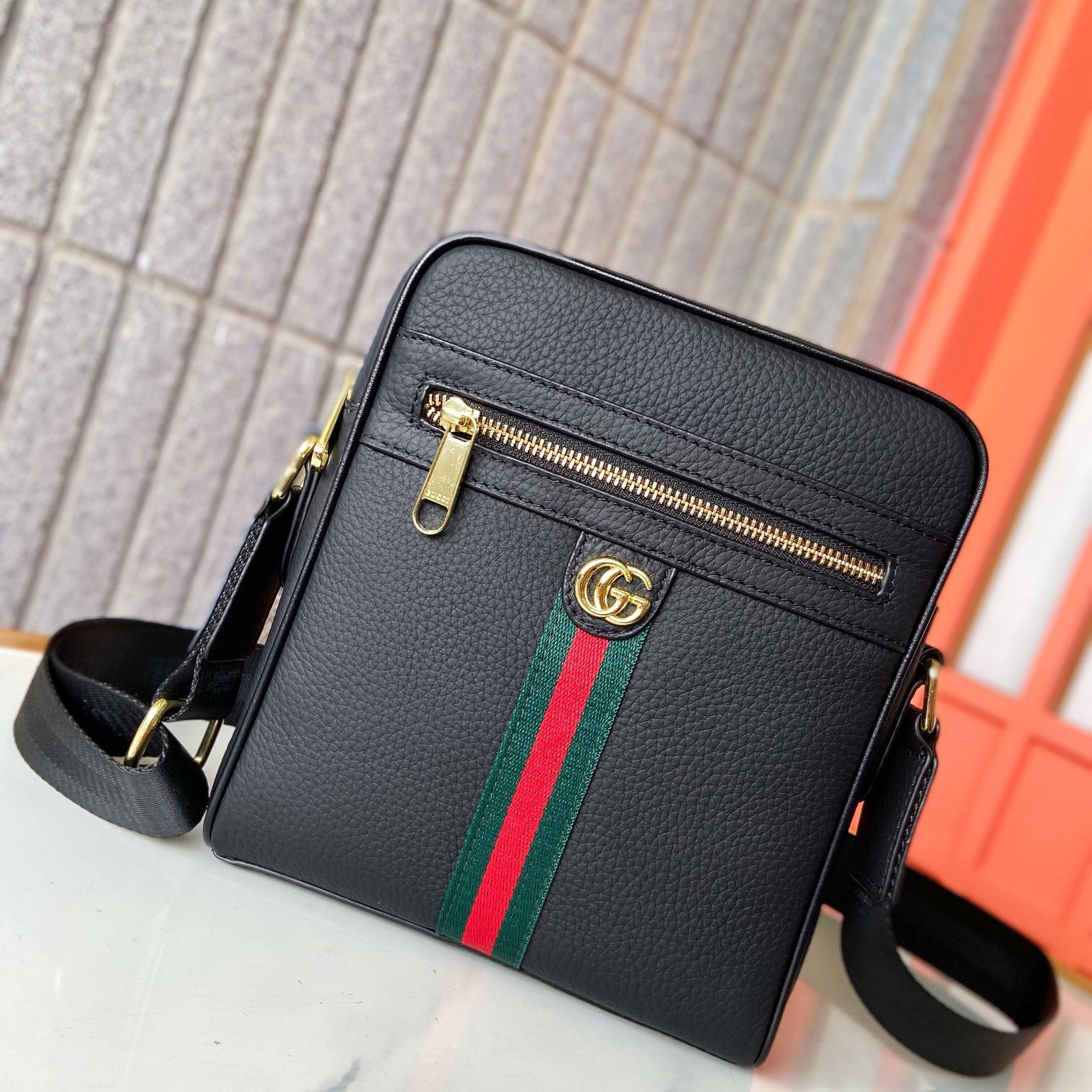 GG Men's Black Crossbody Bag TE250407