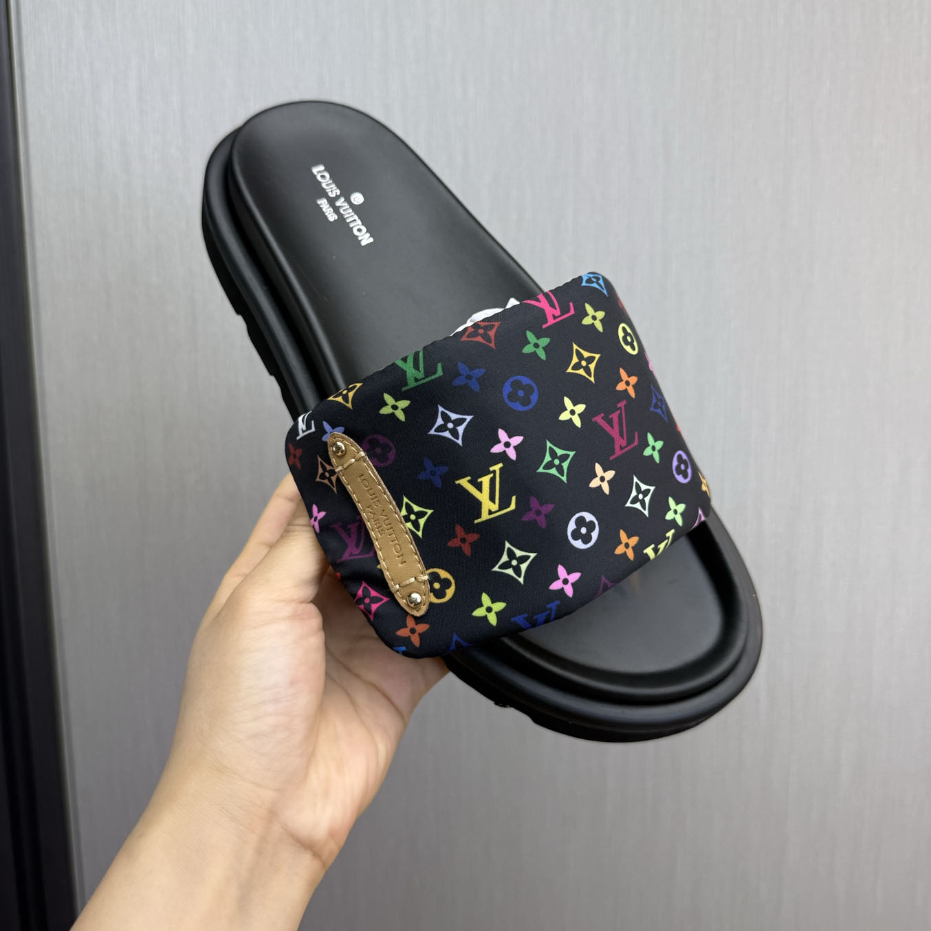 LV Men's Stylish Beach Casual Sandals SY250435